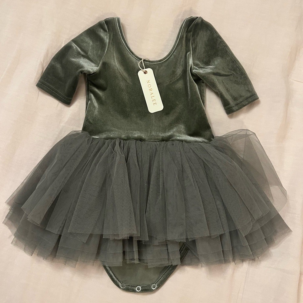 Rylee + cru brand Noralee. Beautiful and Great condition.